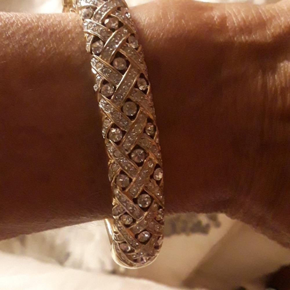 Beautiful gold color and crystal bracelet